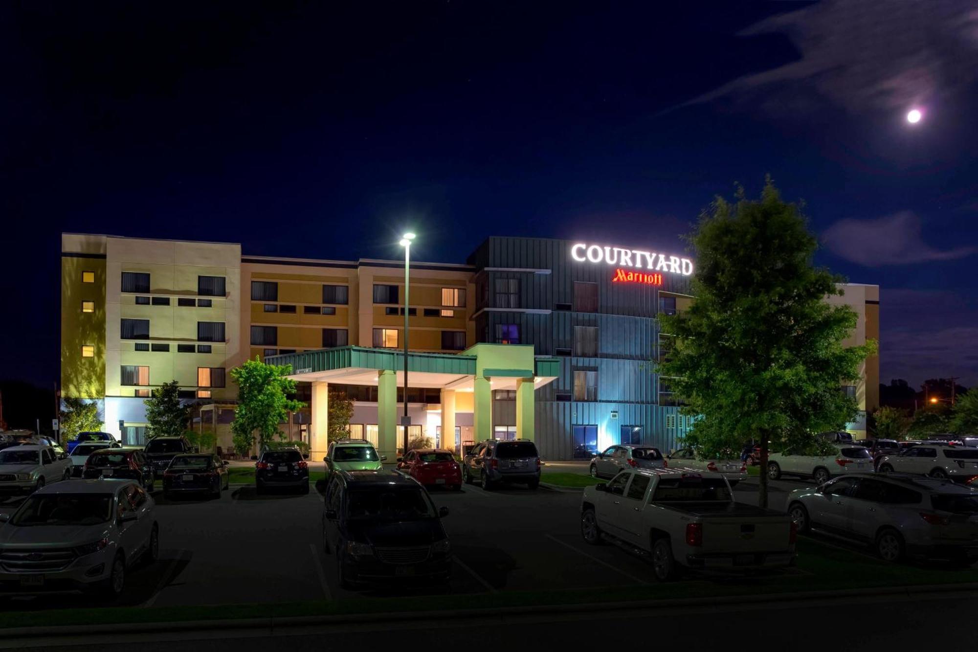 Courtyard Statesville Mooresville/Lake Norman Экстерьер фото