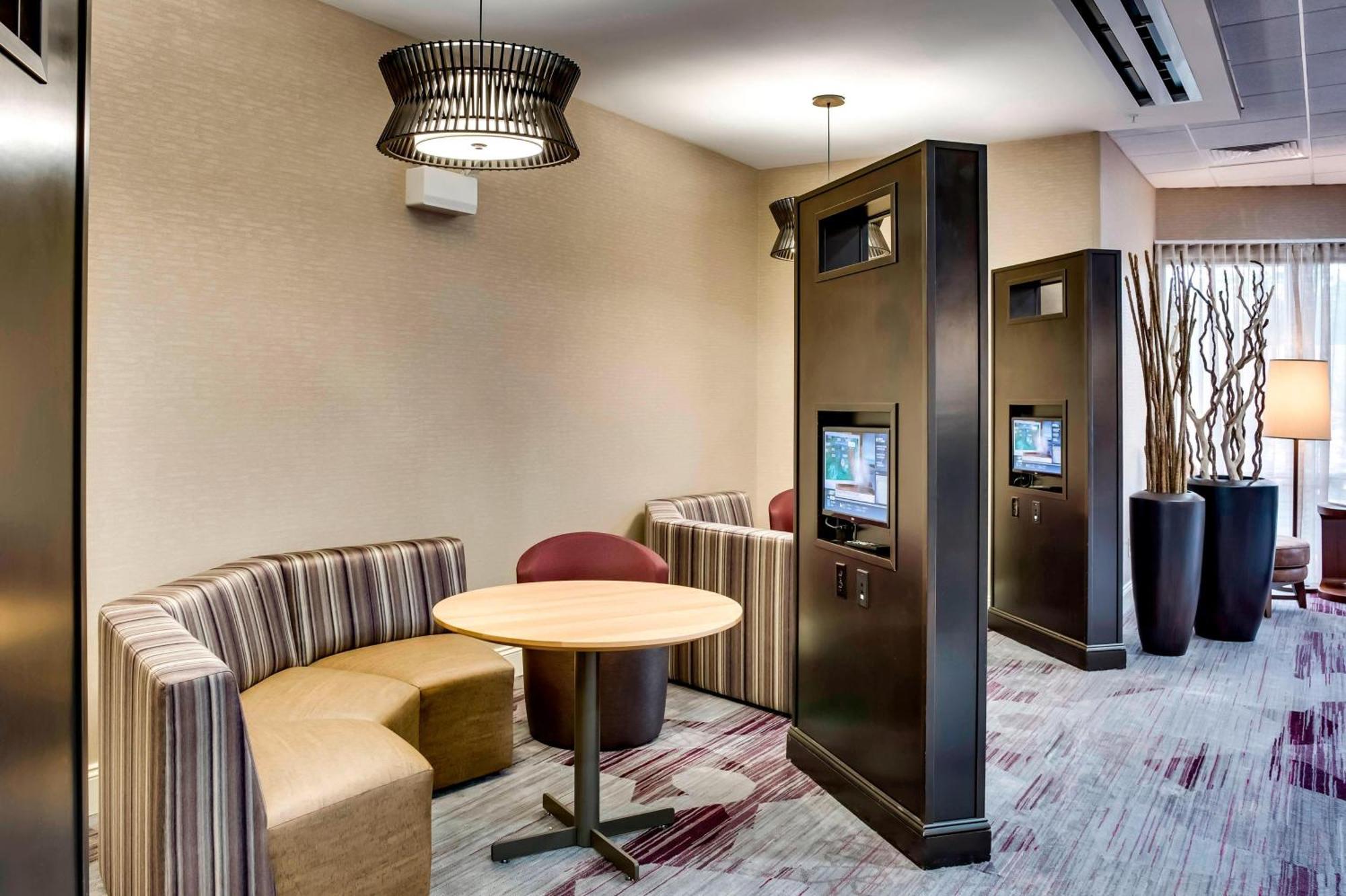 Courtyard Statesville Mooresville/Lake Norman Экстерьер фото