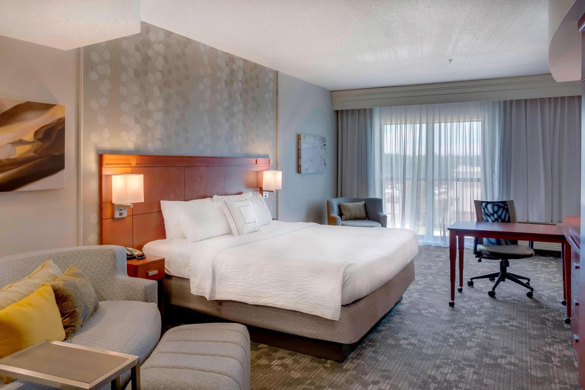 Courtyard Statesville Mooresville/Lake Norman Экстерьер фото