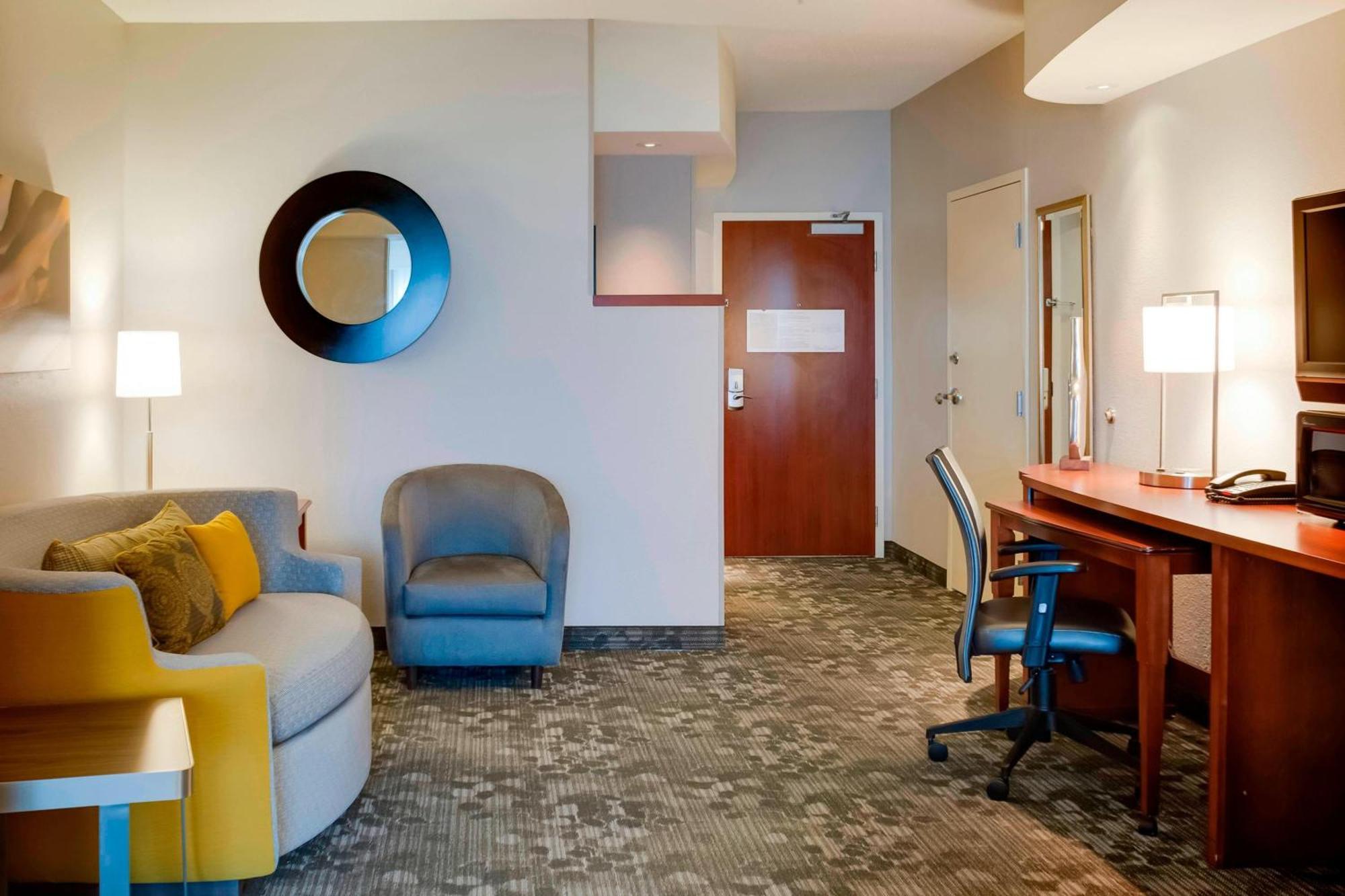 Courtyard Statesville Mooresville/Lake Norman Экстерьер фото